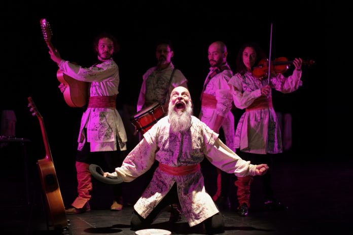 Compañía Tryo Teatro Banda estreia ‘Três histórias que mudaram a história’ no CCBB RJ