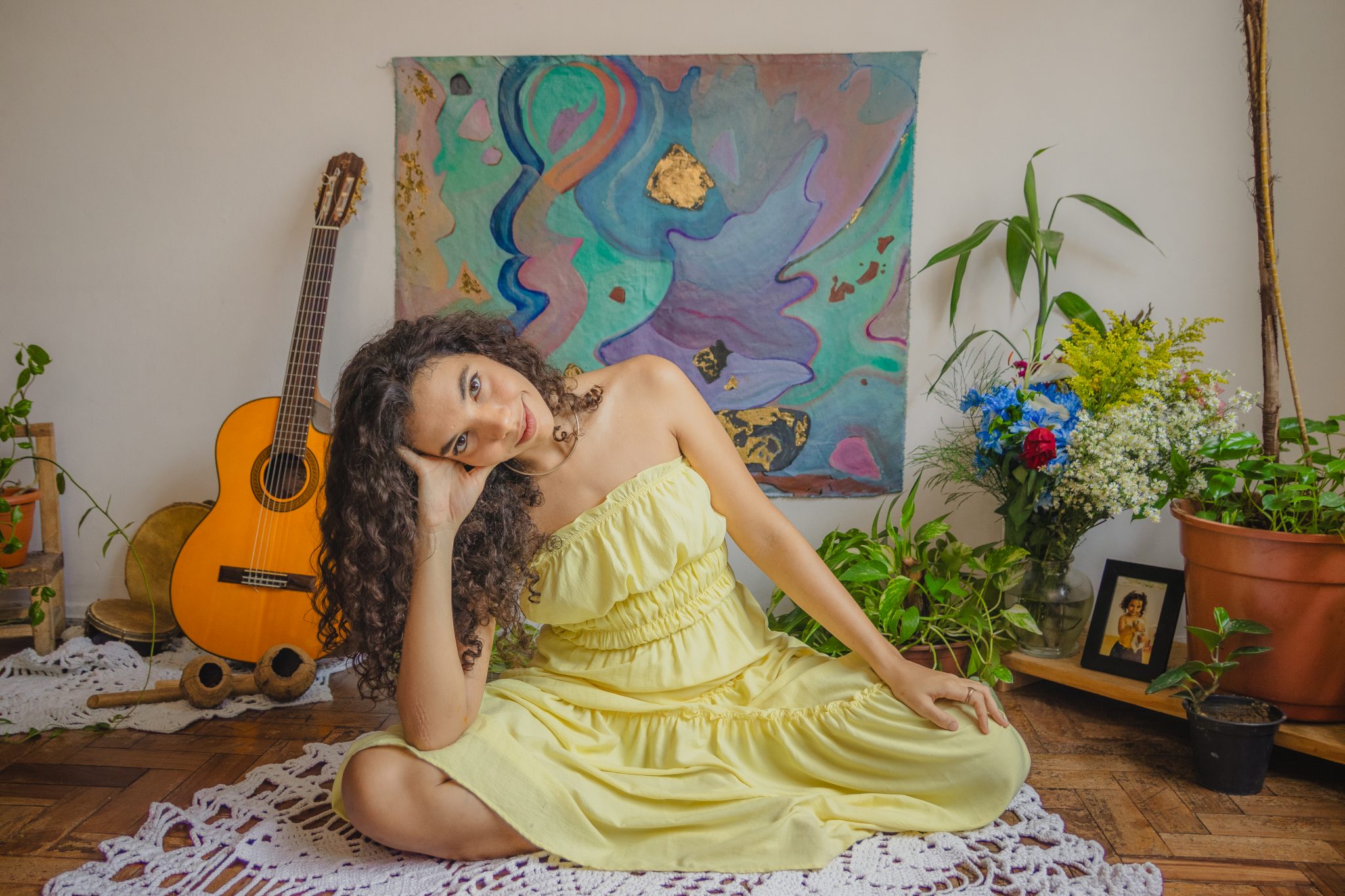 Mirceia Jordana lança o seu primeiro álbum, 'À vontade' revistaprosaversoearte.com - Mirceia Jordana lança o seu primeiro álbum, 'À vontade'