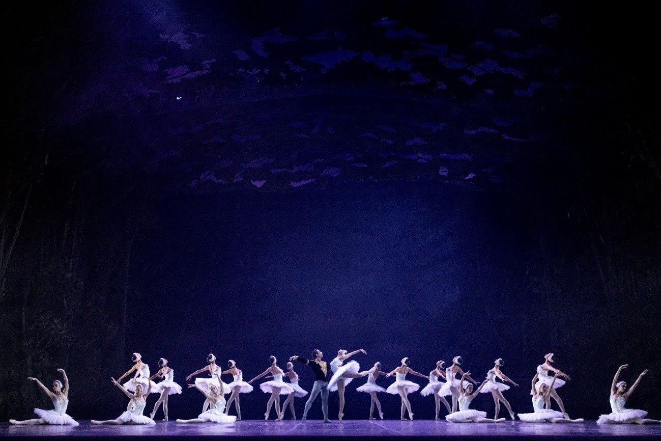 O Lago dos Cisnes, de Tchaikovsky, retorna ao palco do Theatro Municipal do Rio de Janeiro revistaprosaversoearte.com - O Lago dos Cisnes, de Tchaikovsky, retorna ao palco do Theatro Municipal do Rio de Janeiro