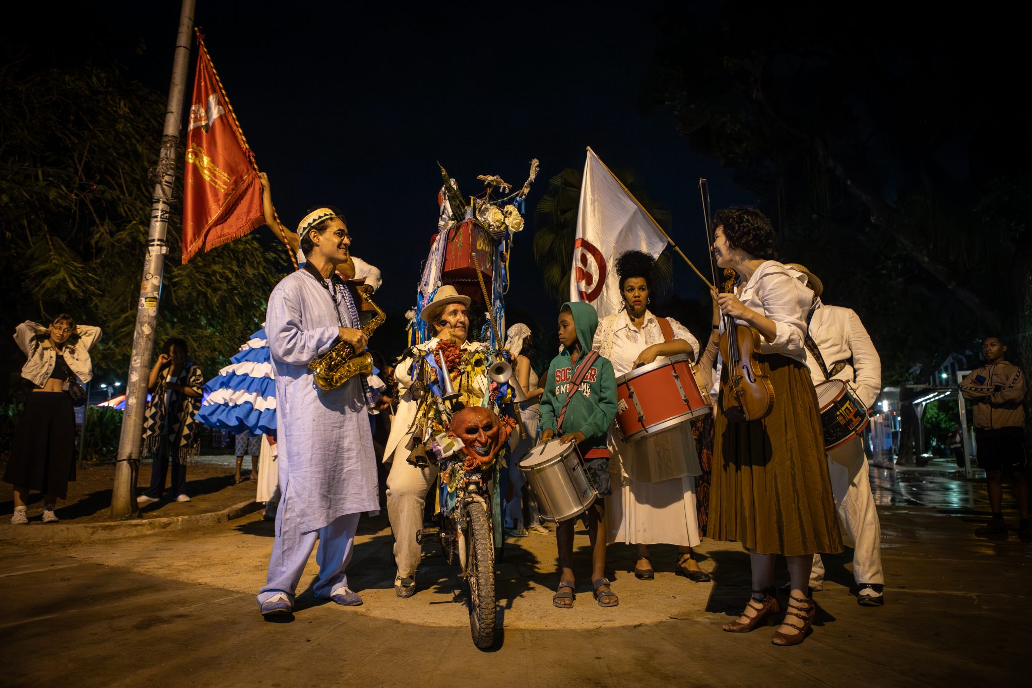 Espetáculo 'Os Prazeres de Heitor, o mestre-sala da Pequena África', em única apresentação revistaprosaversoearte.com - Espetáculo 'Os Prazeres de Heitor, o mestre-sala da Pequena África', em única apresentação