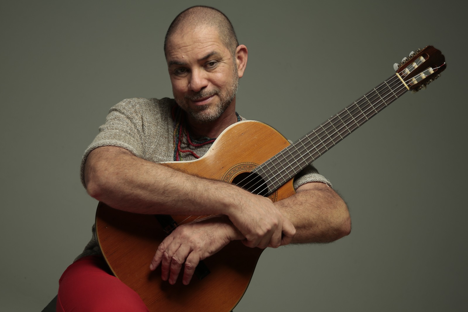 Cantor e compositor paulistano Paulo Padilha faz show no Rio