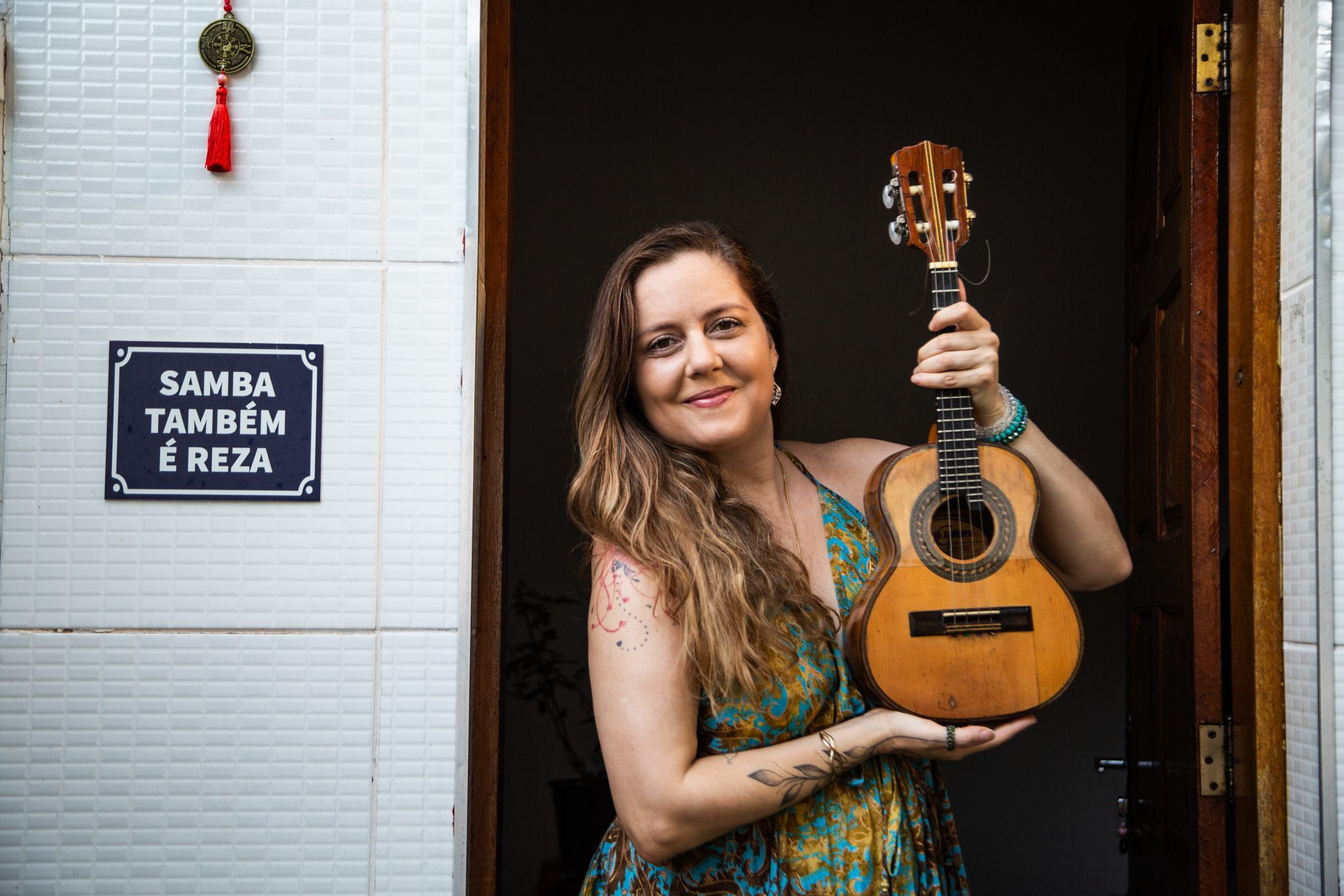 Roberta Nistra lança álbum 'Eu não ando só' revistaprosaversoearte.com - Roberta Nistra lança álbum 'Eu não ando só'
