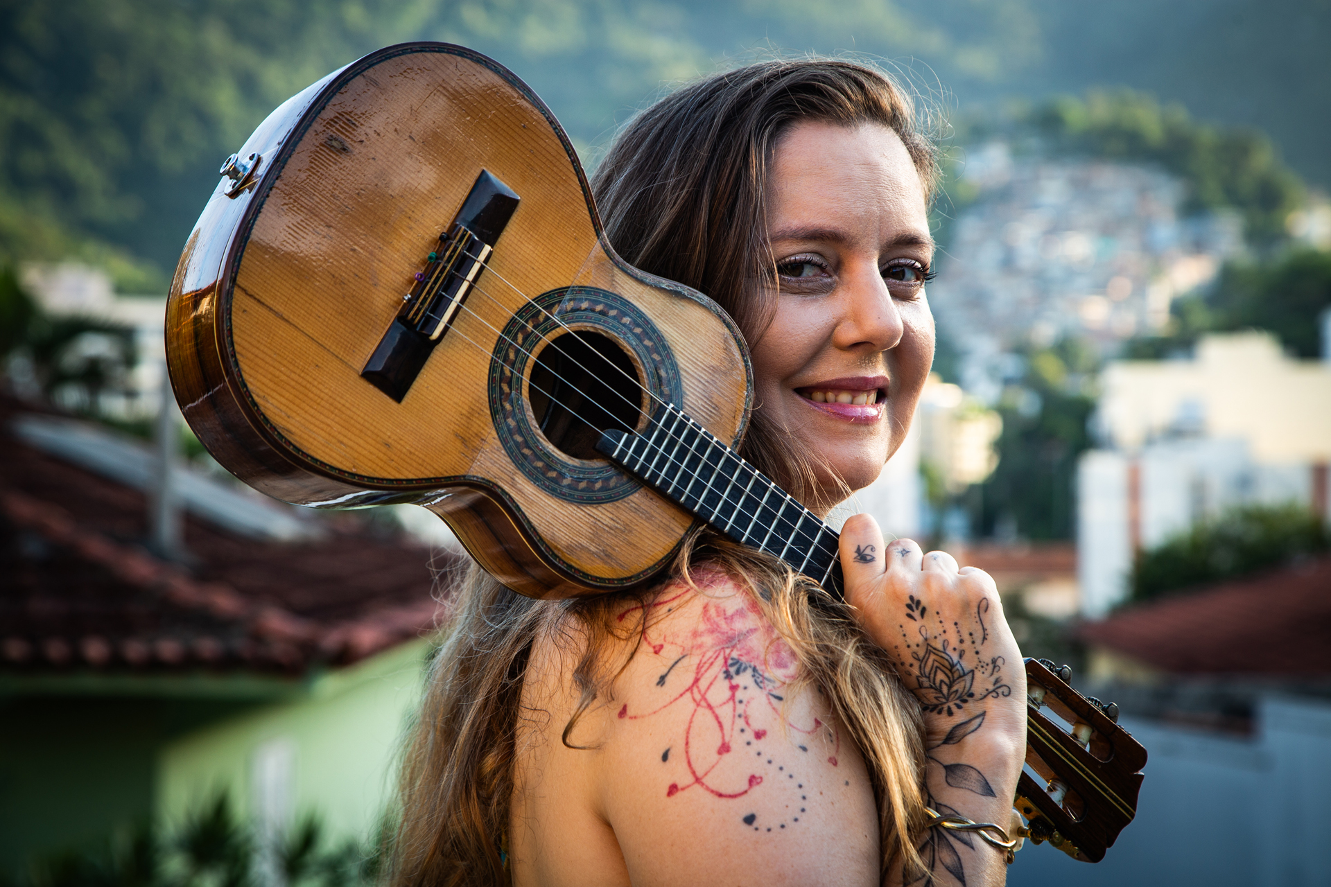 Roberta Nistra lança álbum ‘Eu não ando só’