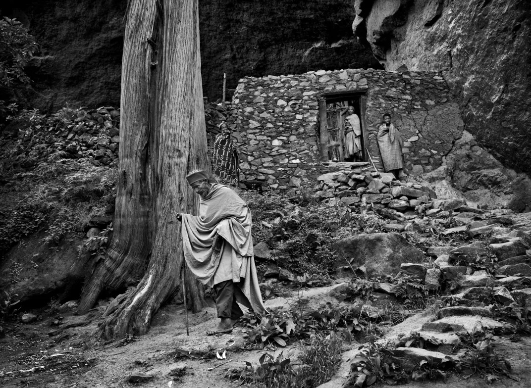 Seguindo os passos da rainha de Sabá, por Sebastião Salgado revistaprosaversoearte.com - Seguindo os passos da rainha de Sabá, por Sebastião Salgado