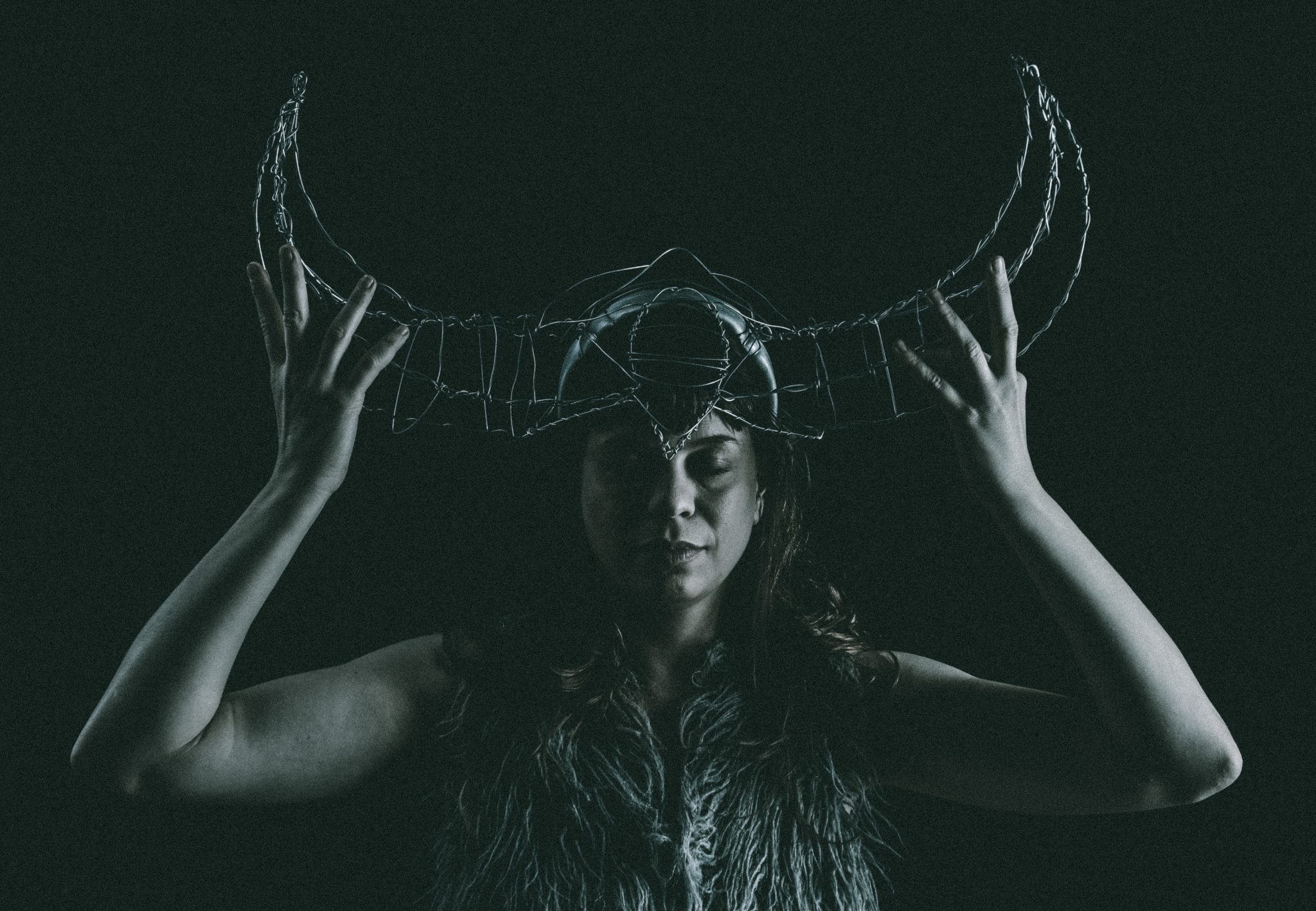 Bruna Betito faz apresentações gratuitas do solo 'Vaca' na Cia de Teatro Heliópolis revistaprosaversoearte.com - Bruna Betito faz apresentações gratuitas do solo 'Vaca' na Cia de Teatro Heliópolis