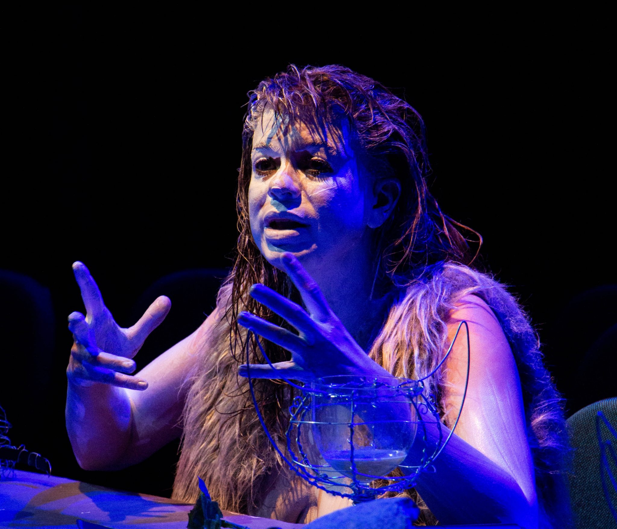 Bruna Betito faz apresentações gratuitas do solo 'Vaca' na Cia de Teatro Heliópolis revistaprosaversoearte.com - Bruna Betito faz apresentações gratuitas do solo 'Vaca' na Cia de Teatro Heliópolis