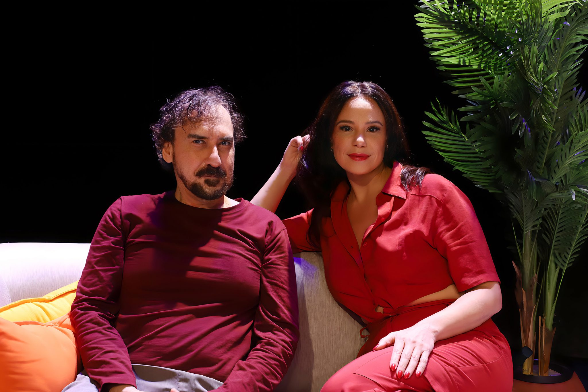 revistaprosaversoearte.com - Espetáculo 'Cala a Boca e Me Beija' chega aos fins de semana no Teatro Vannucci