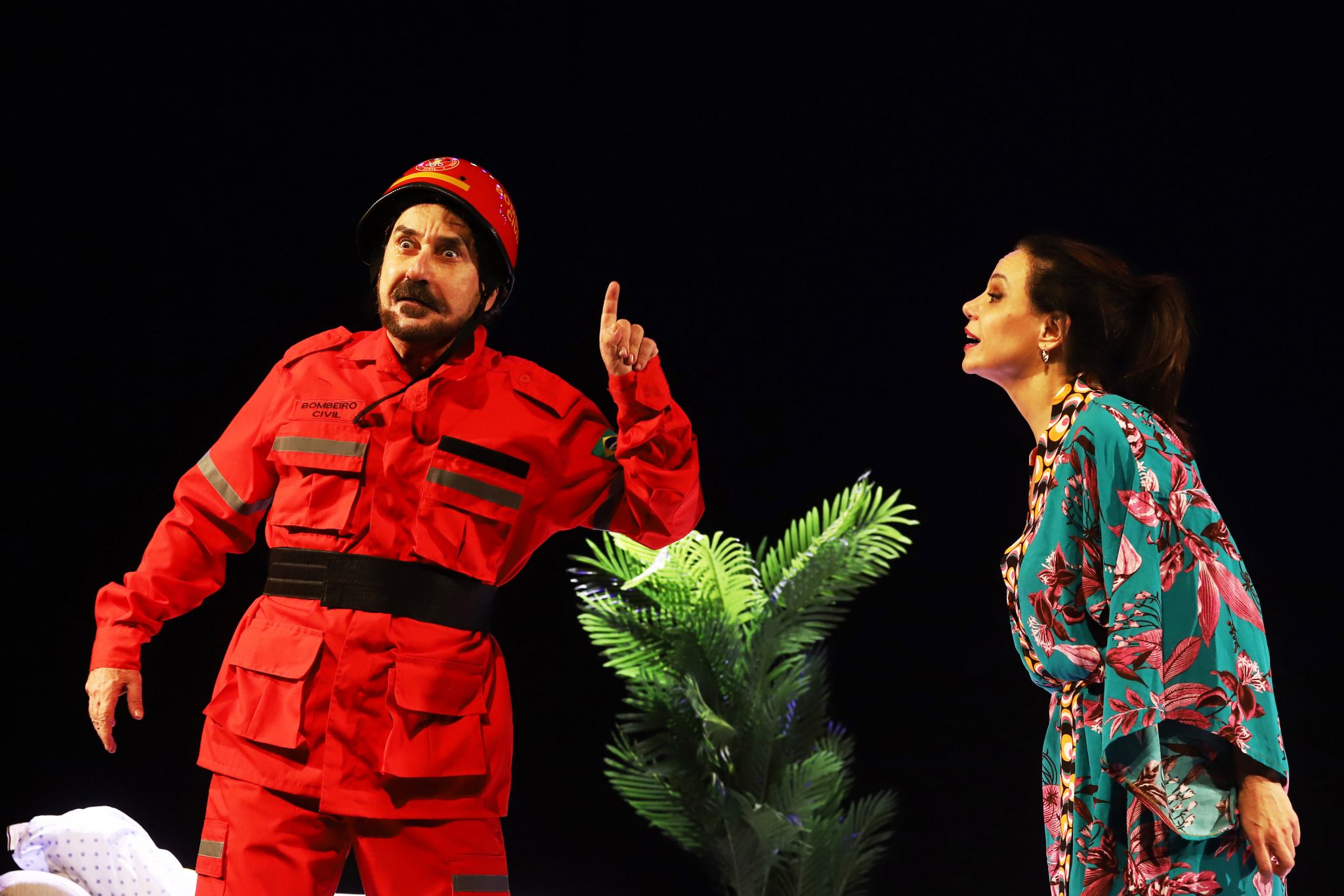 revistaprosaversoearte.com - Espetáculo 'Cala a Boca e Me Beija' chega aos fins de semana no Teatro Vannucci
