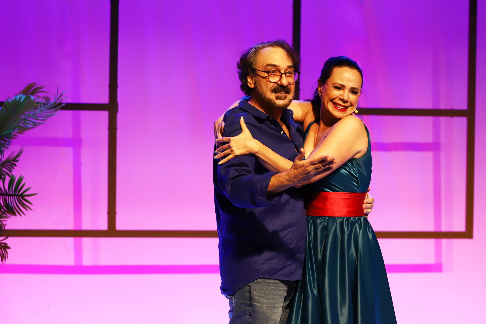 revistaprosaversoearte.com - Espetáculo 'Cala a Boca e Me Beija' chega aos fins de semana no Teatro Vannucci