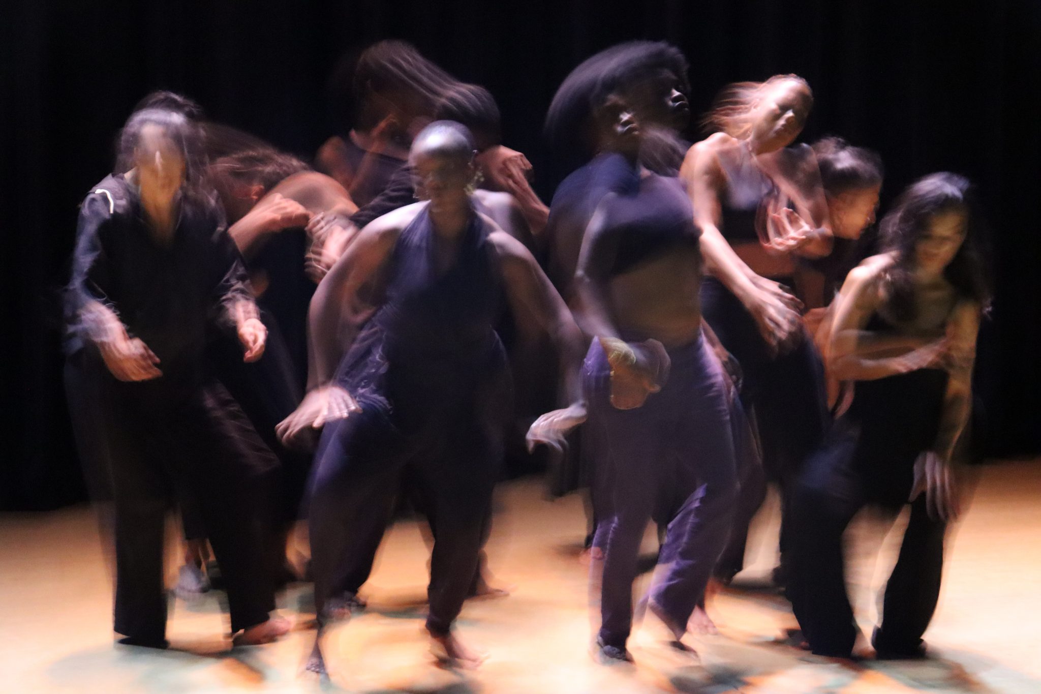 revistaprosaversoearte.com - Espetáculo de dança 'A[MAR]KALUNGA' faz apresentações no Teatro Flávio Império