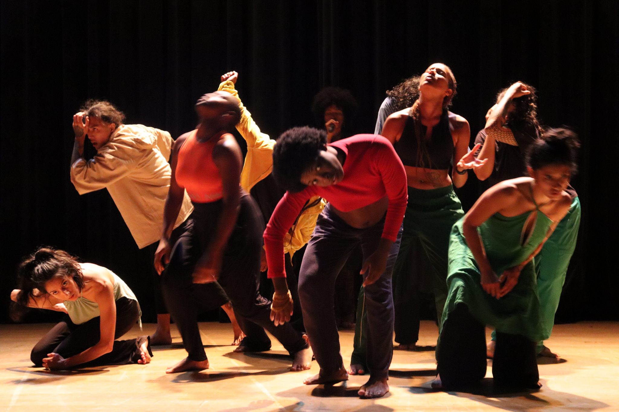 revistaprosaversoearte.com - Espetáculo de dança 'A[MAR]KALUNGA' faz apresentações no Teatro Flávio Império