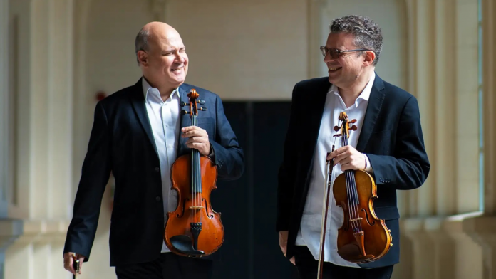 Emmanuele Baldini e Claudio Cruz | Álbum ‘Mozart: Duos for Violin and Viola, K. 423 – 424 / Pleyel: Three Grand Duets for Violin and Viola, Op. 69, No. 1, 2 and 3’ (Azul Music)