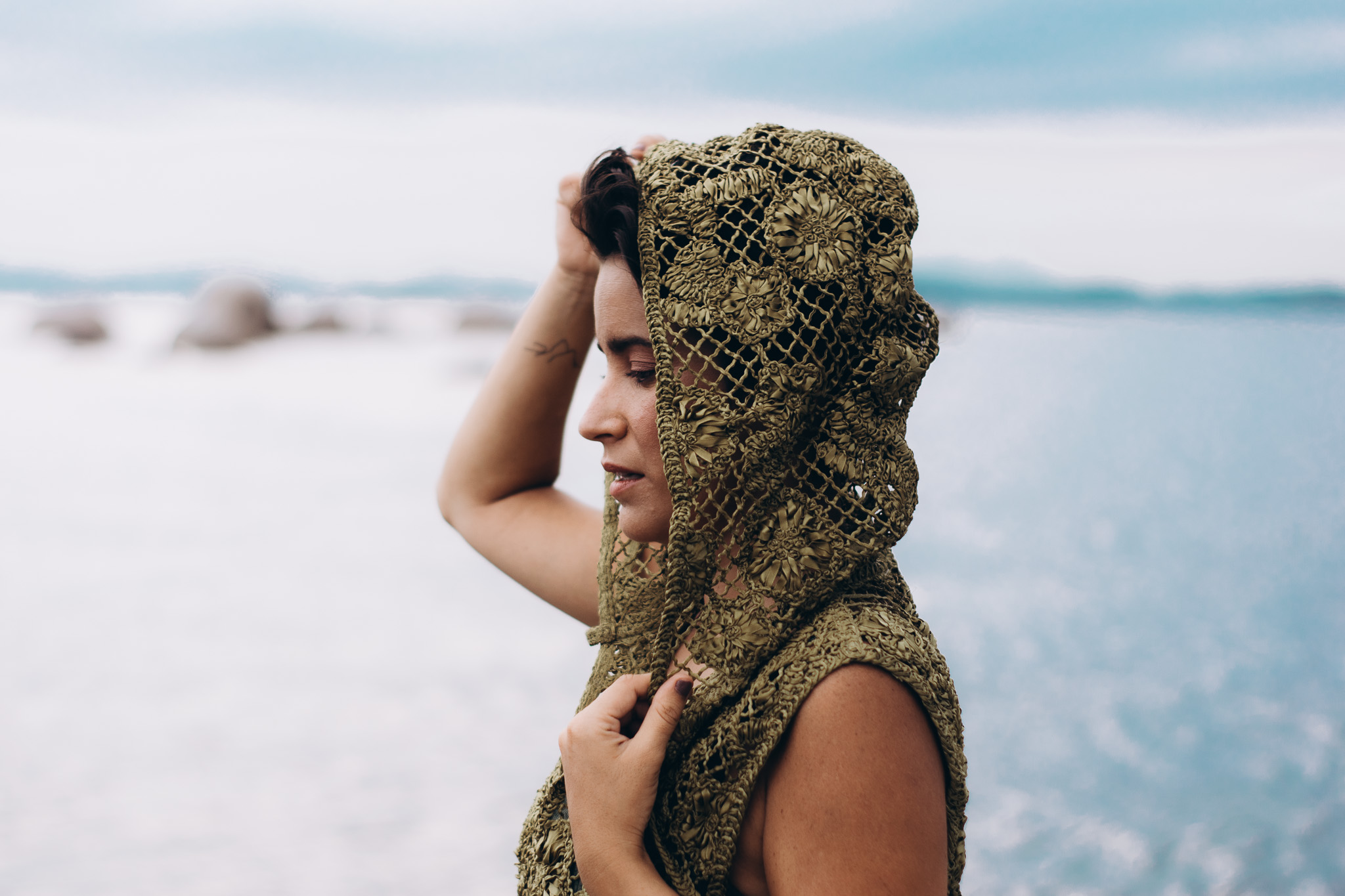 revistaprosaversoearte.com - Marcela Brandão lança seu primeiro álbum 'Pedra Gigante'