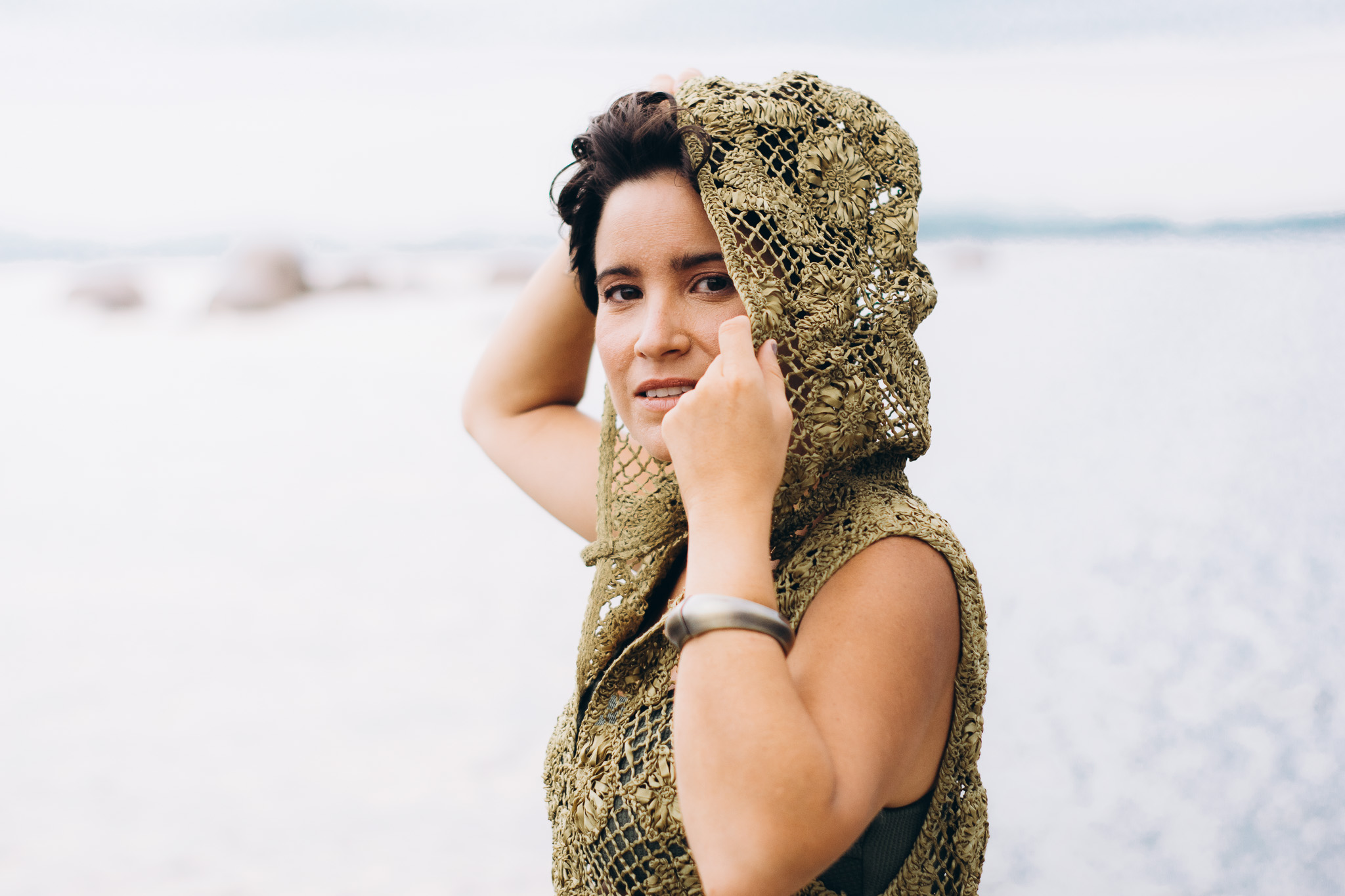 revistaprosaversoearte.com - Marcela Brandão lança seu primeiro álbum 'Pedra Gigante'