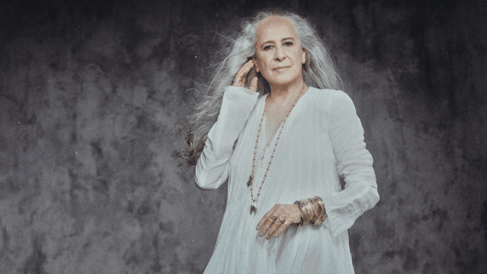 Maria Bethânia celebra 60 anos de carreira com shows especiais
