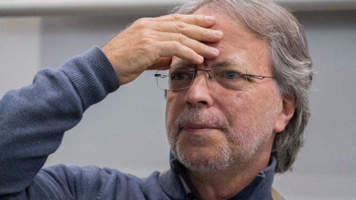 ‘Fala do feiticeiro Andorinho’, um conto de Mia Couto