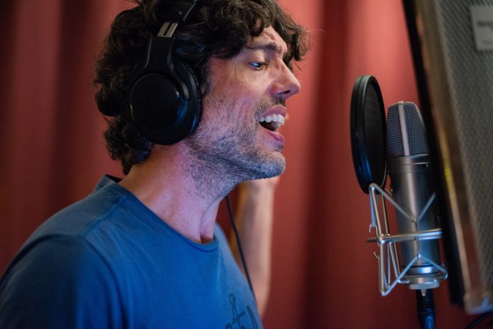 Ricardo Nash lança EP ‘Canta Terra’