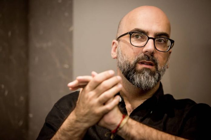 ‘O rosto’, um conto de Valter Hugo Mãe