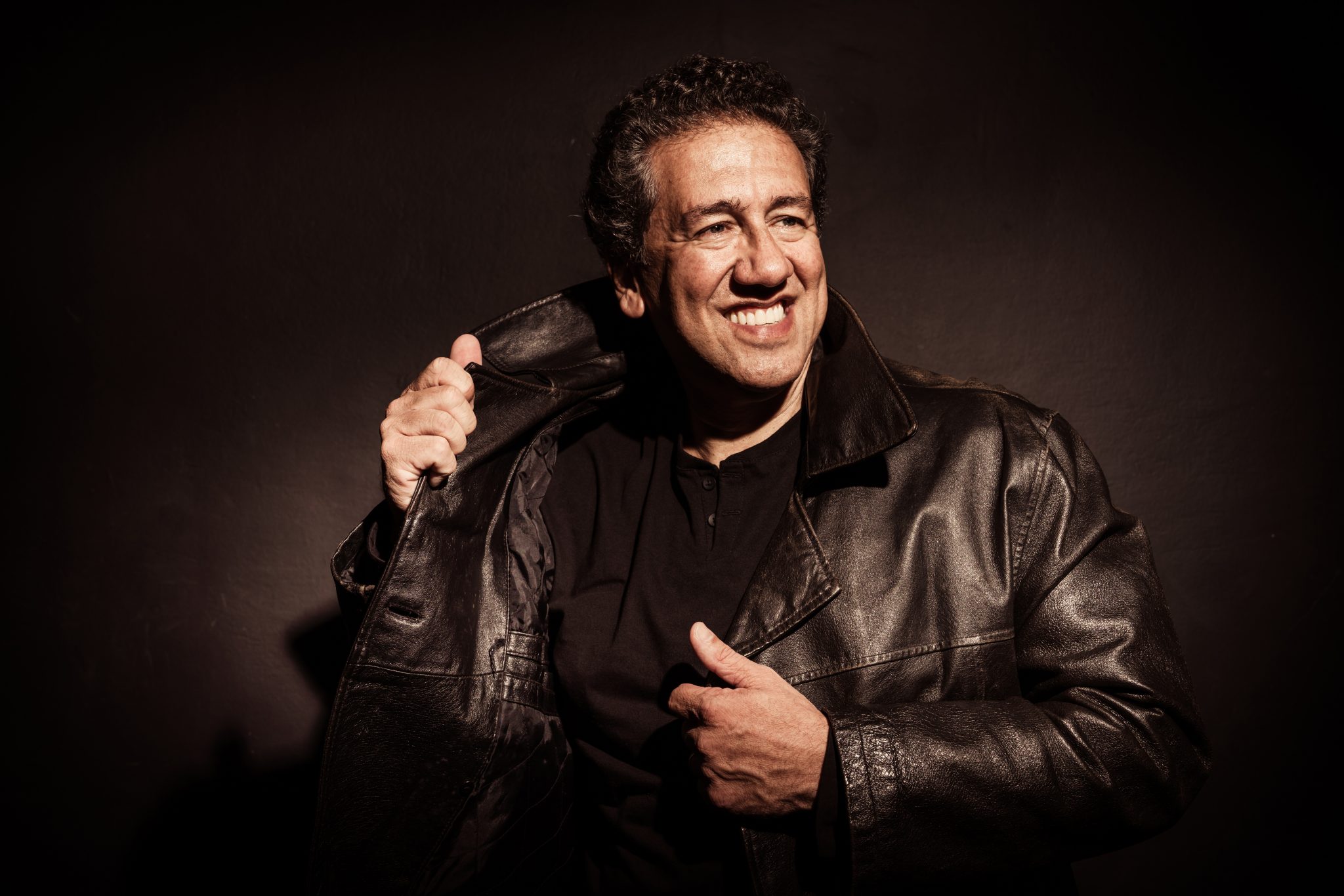 revistaprosaversoearte.com - 'Altemar Canta Sinatra' com SP Pops Jazz Band no Teatro B32