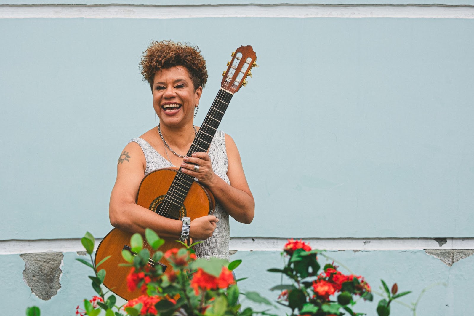 Álbum 'Pra Começar - parcerias com Lichote' | Ana Costa revistaprosaversoearte.com - Álbum 'Pra Começar - parcerias com Lichote' | Ana Costa