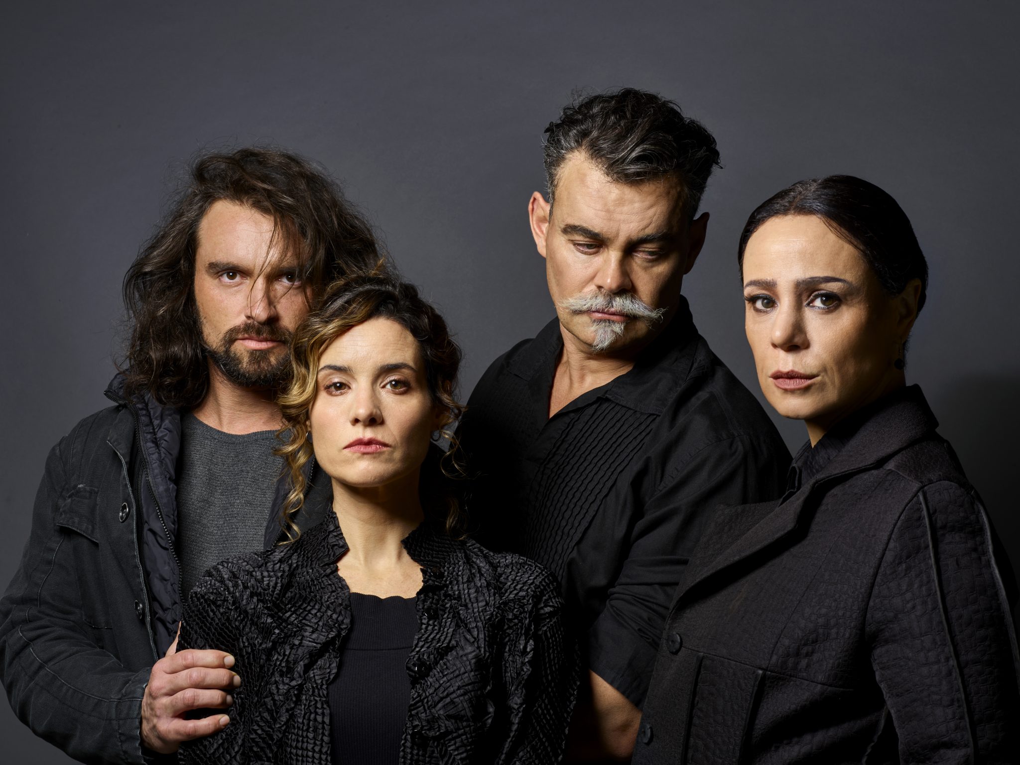 revistaprosaversoearte.com - Espetáculo 'As Bruxas de Salém', de Arthur Miller, com Carmo Dalla Vecchia e Vannessa Gerbelli | Teatro Casa Grande