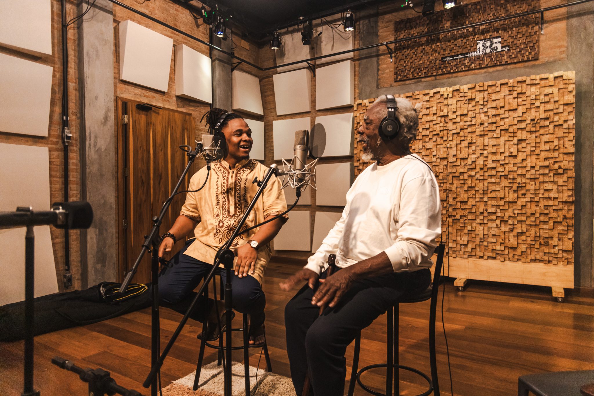 Otis Selimane lança 'Cordeiro de Nanã' com Mateus Aleluia em tributo aos Tincoãs revistaprosaversoearte.com - Otis Selimane lança 'Cordeiro de Nanã' com Mateus Aleluia em tributo aos Tincoãs
