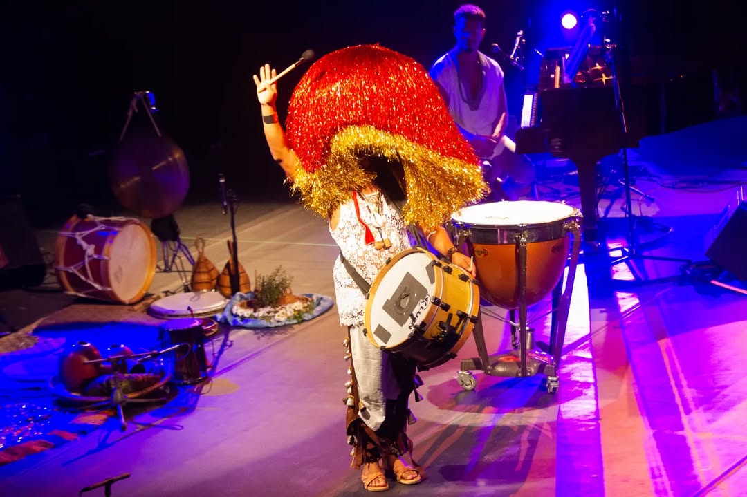 revistaprosaversoearte.com - Show 'Amém & Amém – Naná Vasconcelos 80 anos' na Caixa Cultural do Rio de Janeiro