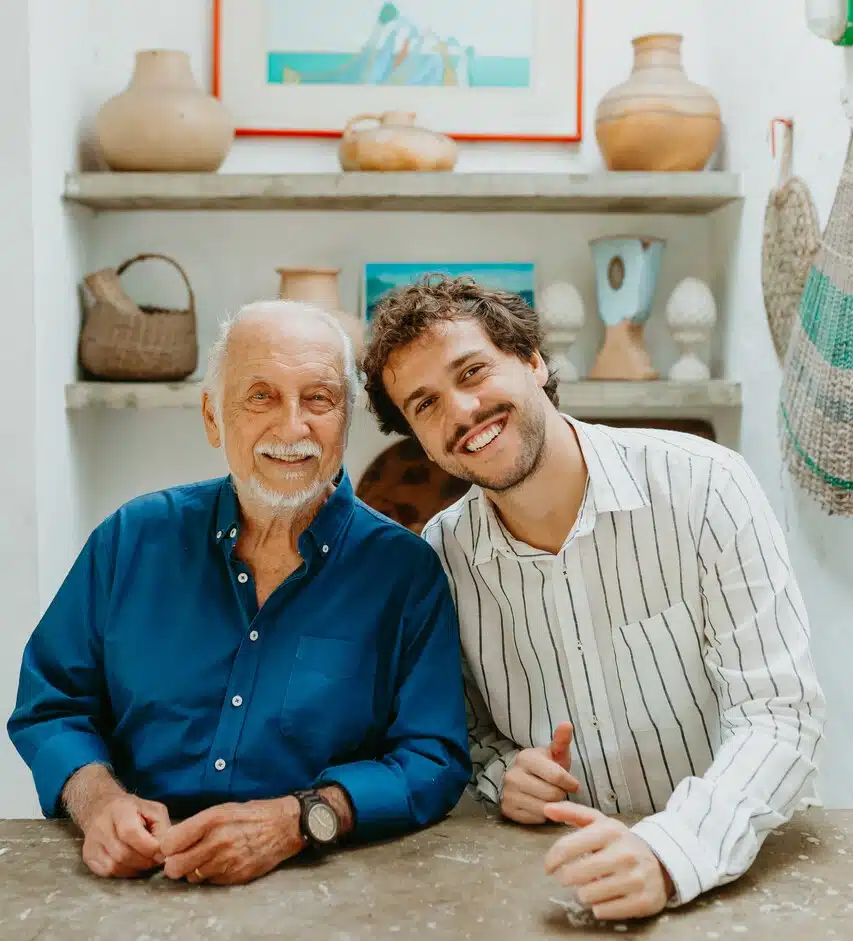 revistaprosaversoearte.com - Theo Bial lan&ccedil;a single &lsquo;Brisa que mora no mar&rsquo;, uma parceria com Roberto Menescal