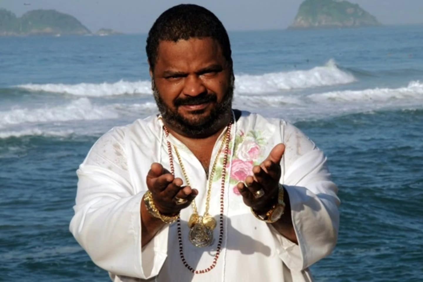 revistaprosaversoearte.com - Arlindo Cruz, cantor, compositor e multi-instrumentista, morre no Rio
