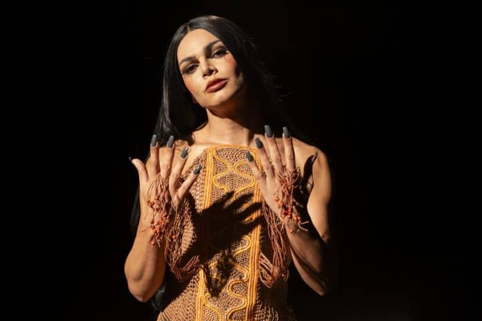 Assucena em ‘Índia – Tributo a Gal Costa’, apresentação única no Bourbon Street
