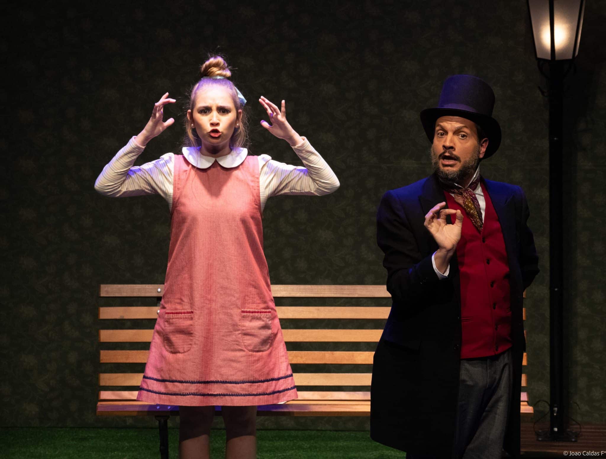 revistaprosaversoearte.com - Espet&aacute;culo infantojuvenil 'Caro Kafka' estreia curta temporada no Sesc 14 Bis