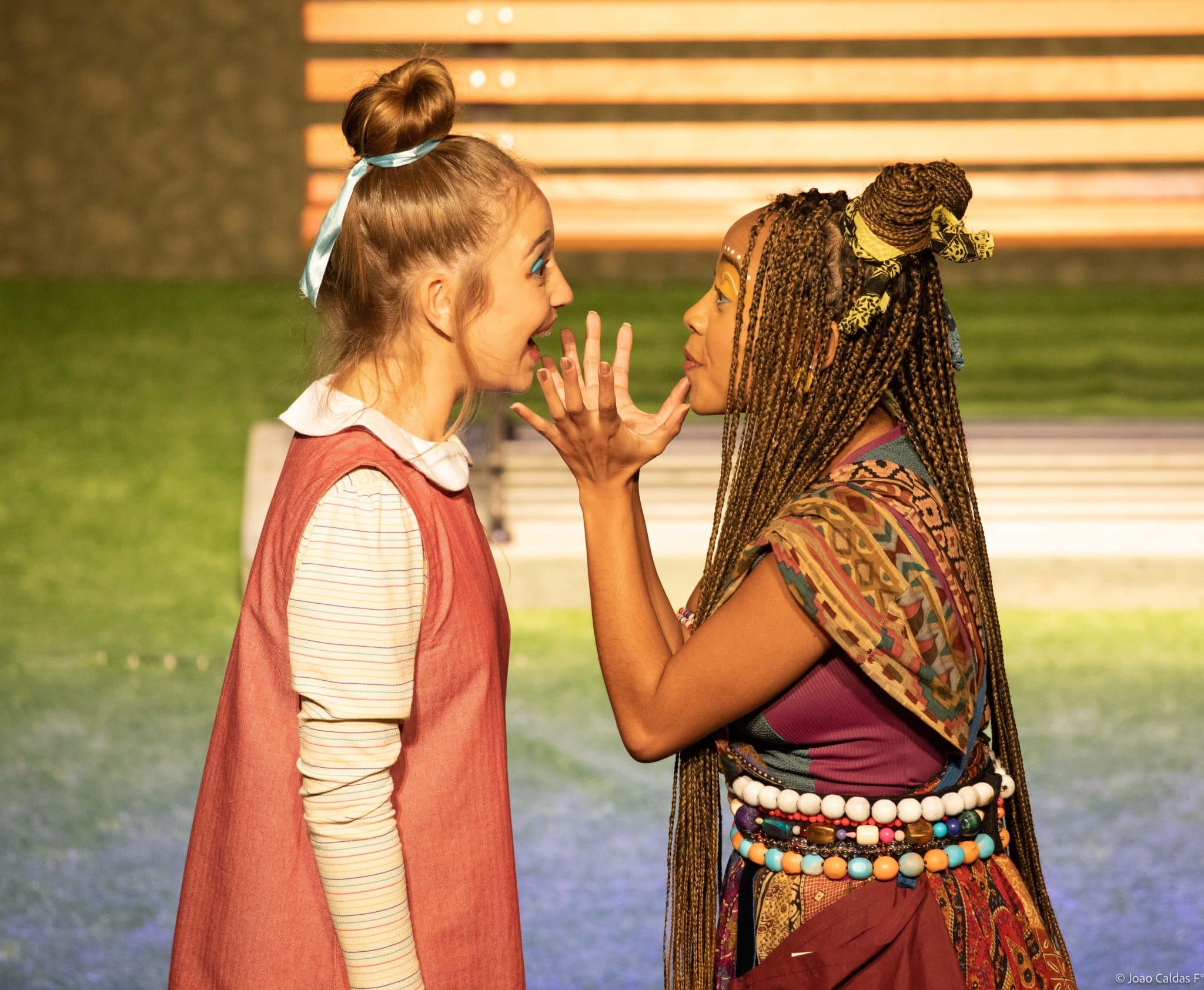 revistaprosaversoearte.com - Espet&aacute;culo infantojuvenil 'Caro Kafka' estreia curta temporada no Sesc 14 Bis