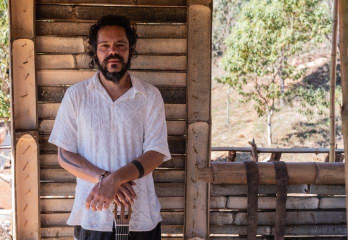 Felipe Mancini lança álbum ‘Vissungos – Dos Cantos para as Cordas’