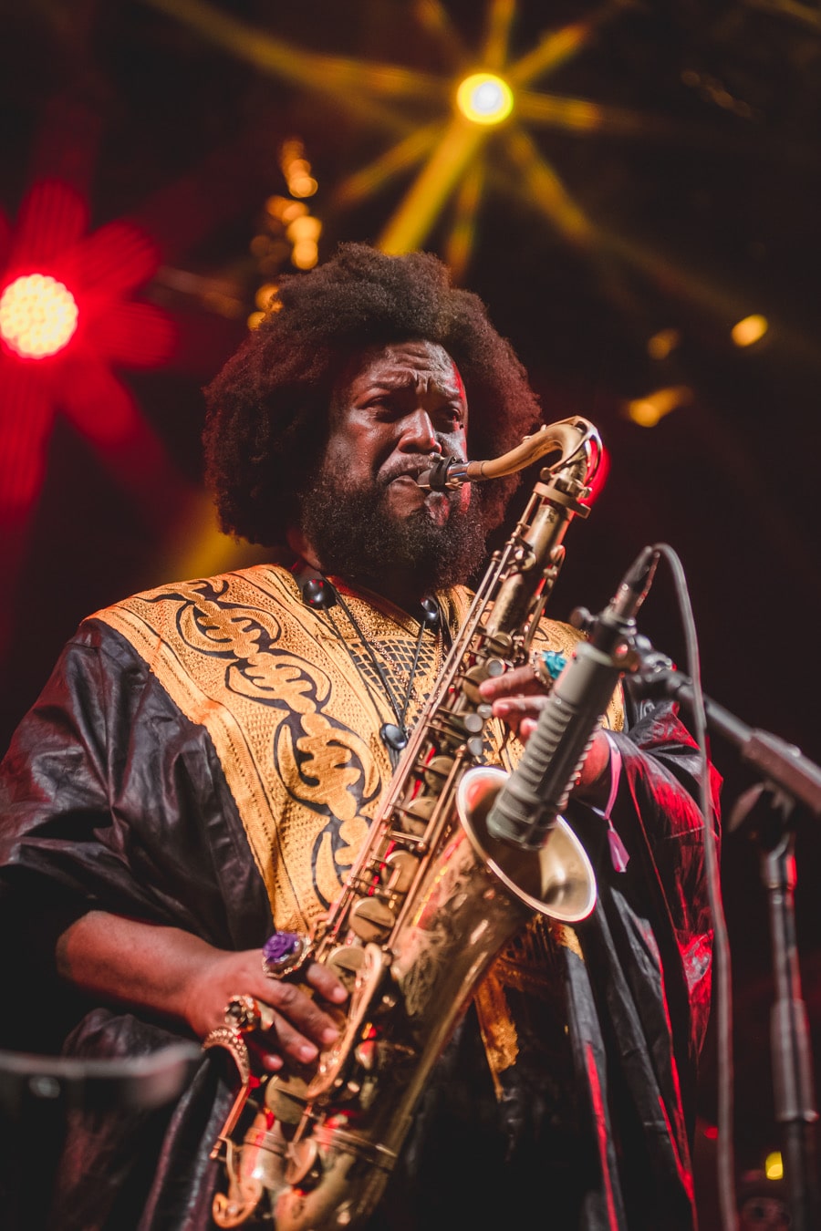 revistaprosaversoearte.com - Queremos! Traz Kamasi Washington de volta ao Rio com abertura de Jonathan Ferr