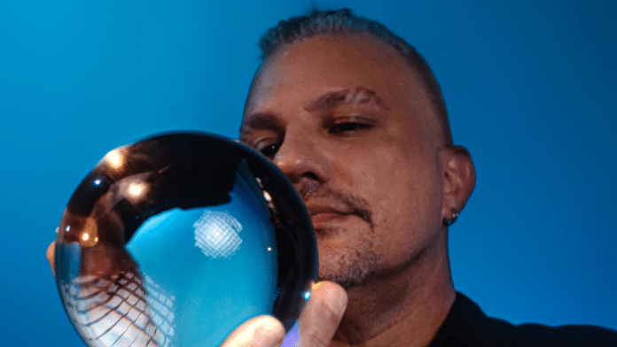 Macacko lança álbum ‘Memórias do futuro’