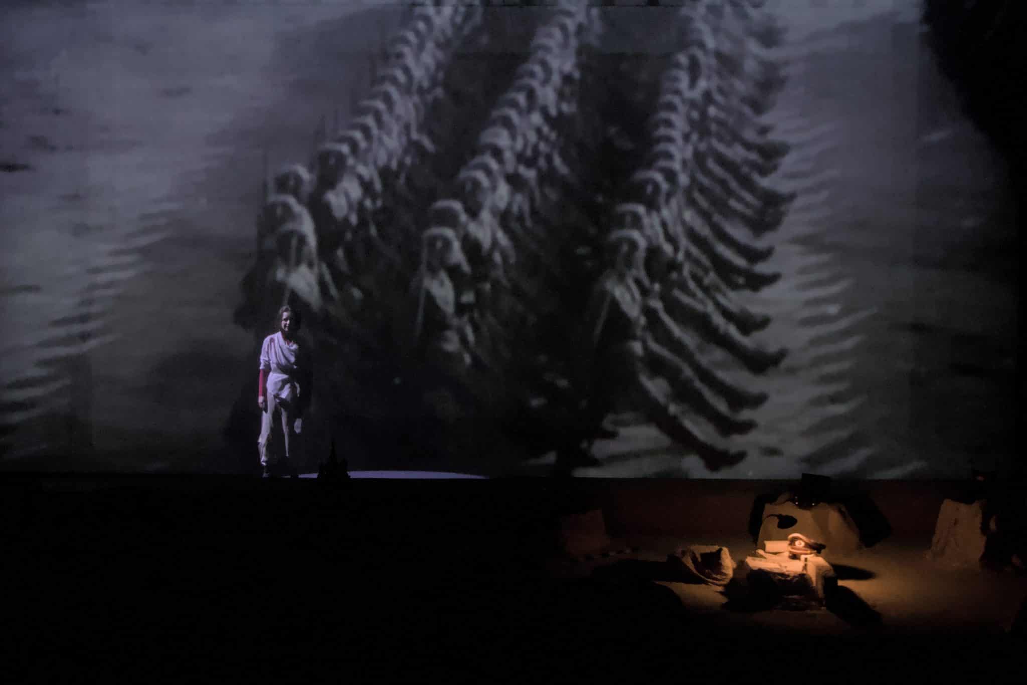 revistaprosaversoearte.com - Em cartaz: Espetáculo 'Olga' da Companhia Ensaio Aberto no Teatro Vianinha, no Rio de Janeiro