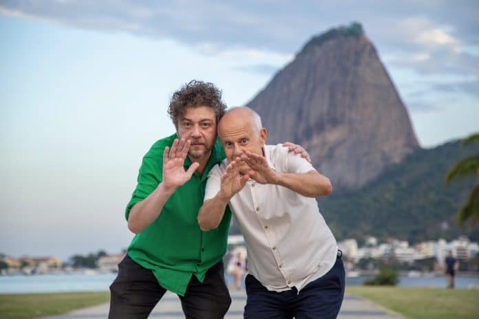 Pélico e Ronaldo Bastos lançam single ‘Infinito Blue’
