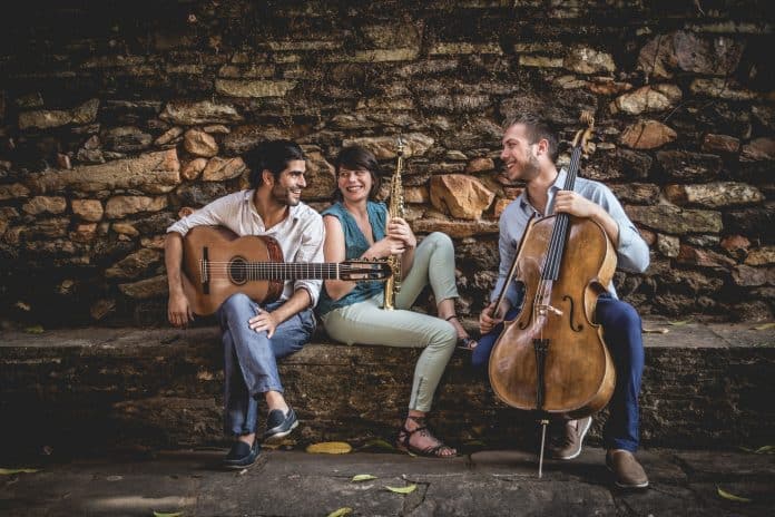 Casa do Choro recebe o Trio in Uno, participação do violonista Rogério Caetano