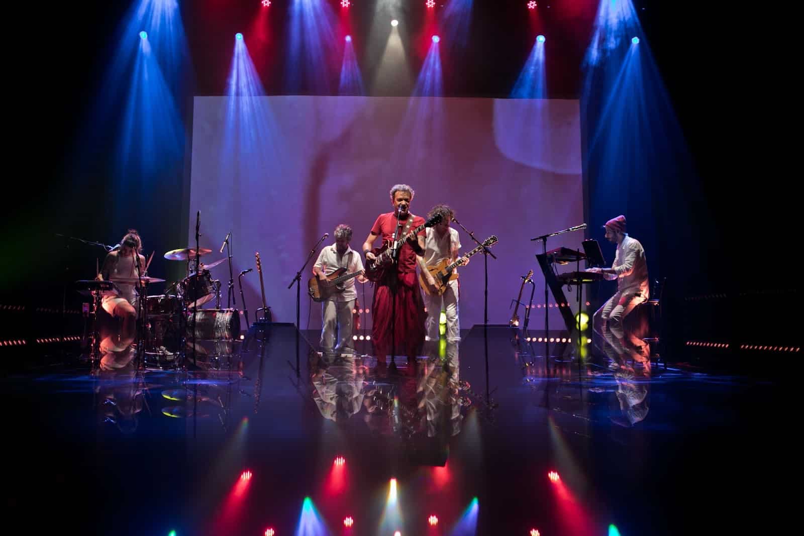 revistaprosaversoearte.com - Projeto Fim de Tarde | Paulinho Moska se apresenta no palco do Teatro do João Caetano