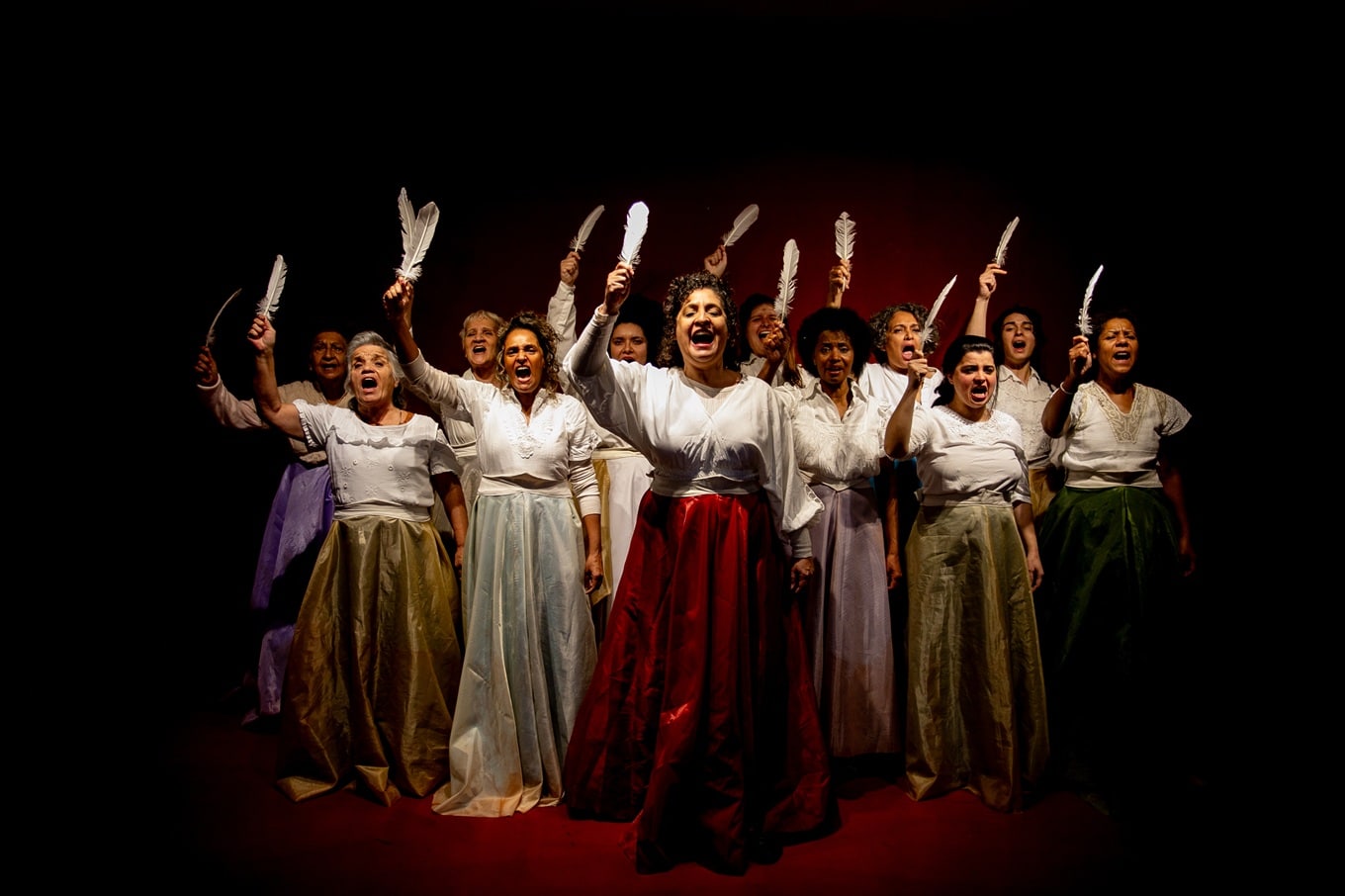 Espetáculo 'Carta à Rainha Louca' estreia temporada no teatro do Sesc Bom Retiro revistaprosaversoearte.com - Espetáculo 'Carta à Rainha Louca' estreia temporada no teatro do Sesc Bom Retiro