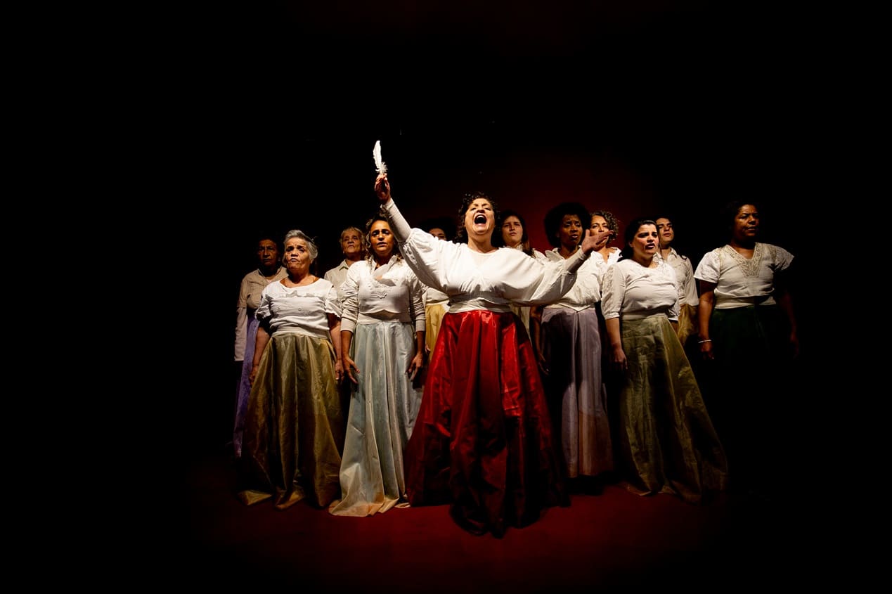 Espetáculo 'Carta à Rainha Louca' estreia temporada no teatro do Sesc Bom Retiro revistaprosaversoearte.com - Espetáculo 'Carta à Rainha Louca' estreia temporada no teatro do Sesc Bom Retiro