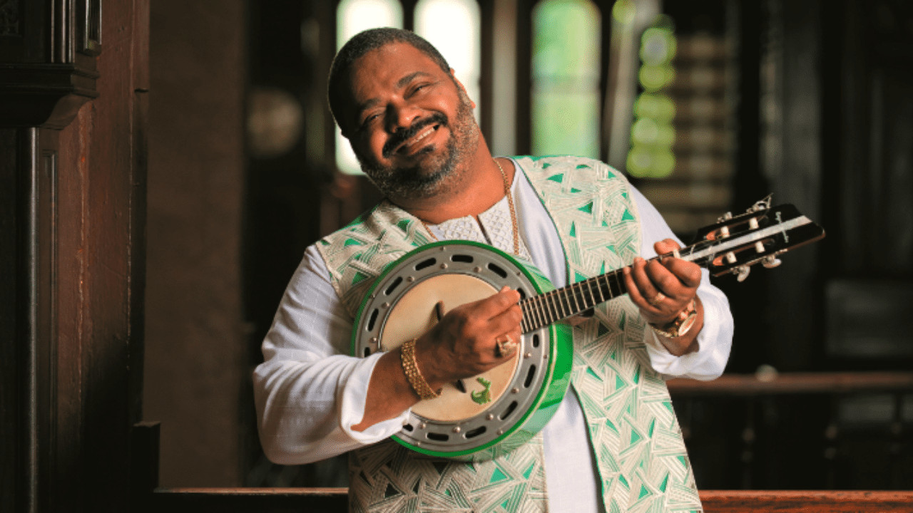 revistaprosaversoearte.com - Arlindo Cruz: o sopro suave que moveu o Brasil, por Paulo Ba&iacute;a