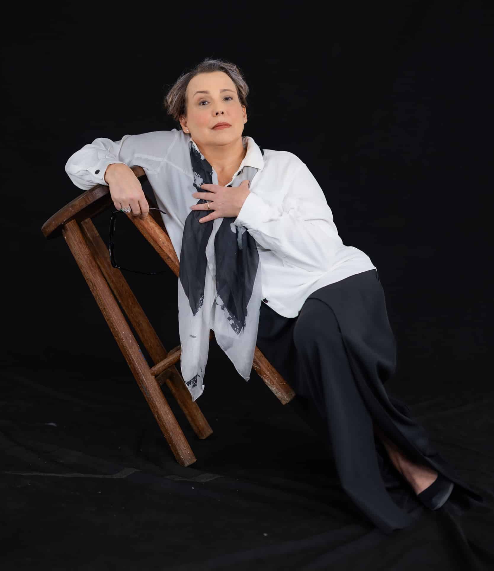 revistaprosaversoearte.com - Ana Beatriz Nogueira estreia espet&aacute;culo 'A Procura de uma Dignidade', na&nbsp;Casa&nbsp;Laura Alvim