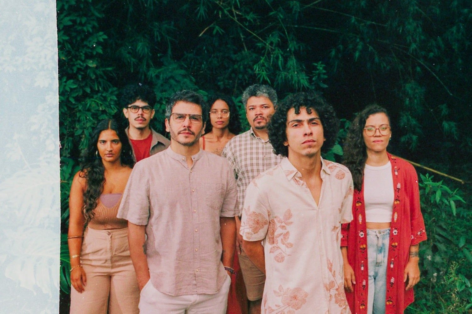 revistaprosaversoearte.com - Banda mineira lan&ccedil;a &aacute;lbum hom&ocirc;nimo 'Assombro de Bixo'