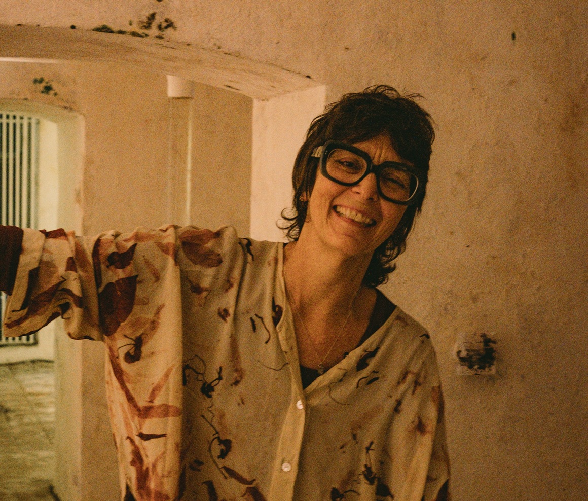 revistaprosaversoearte.com - Em Cartaz | &Uacute;ltimos dias para ver a exposi&ccedil;&atilde;o 'elataquidentro' no Solar Grandjean de Montigny /PUC -Rio