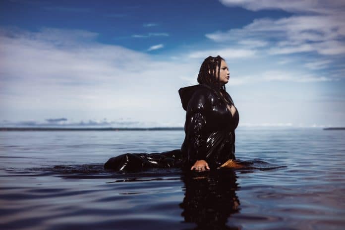 Elisa Maia lança single ‘Quando Sai’