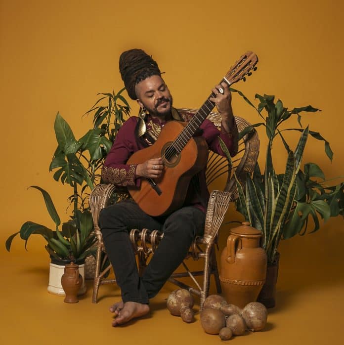 Gui Silveiras apresenta ‘Saudades de lá’ no Sesc Santo Amaro