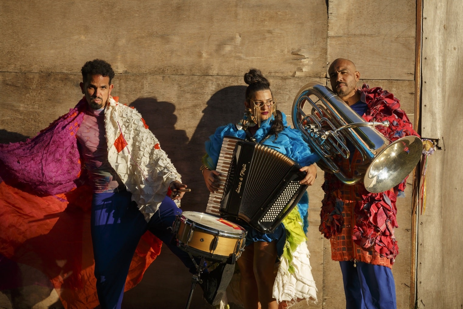 revistaprosaversoearte.com - L&iacute;via Mattos lan&ccedil;a &aacute;lbum 'Verve', pelo selo YB Music