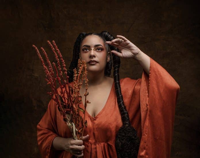 Luna Vitrolira, artista pernambucana, se apresenta em São Paulo