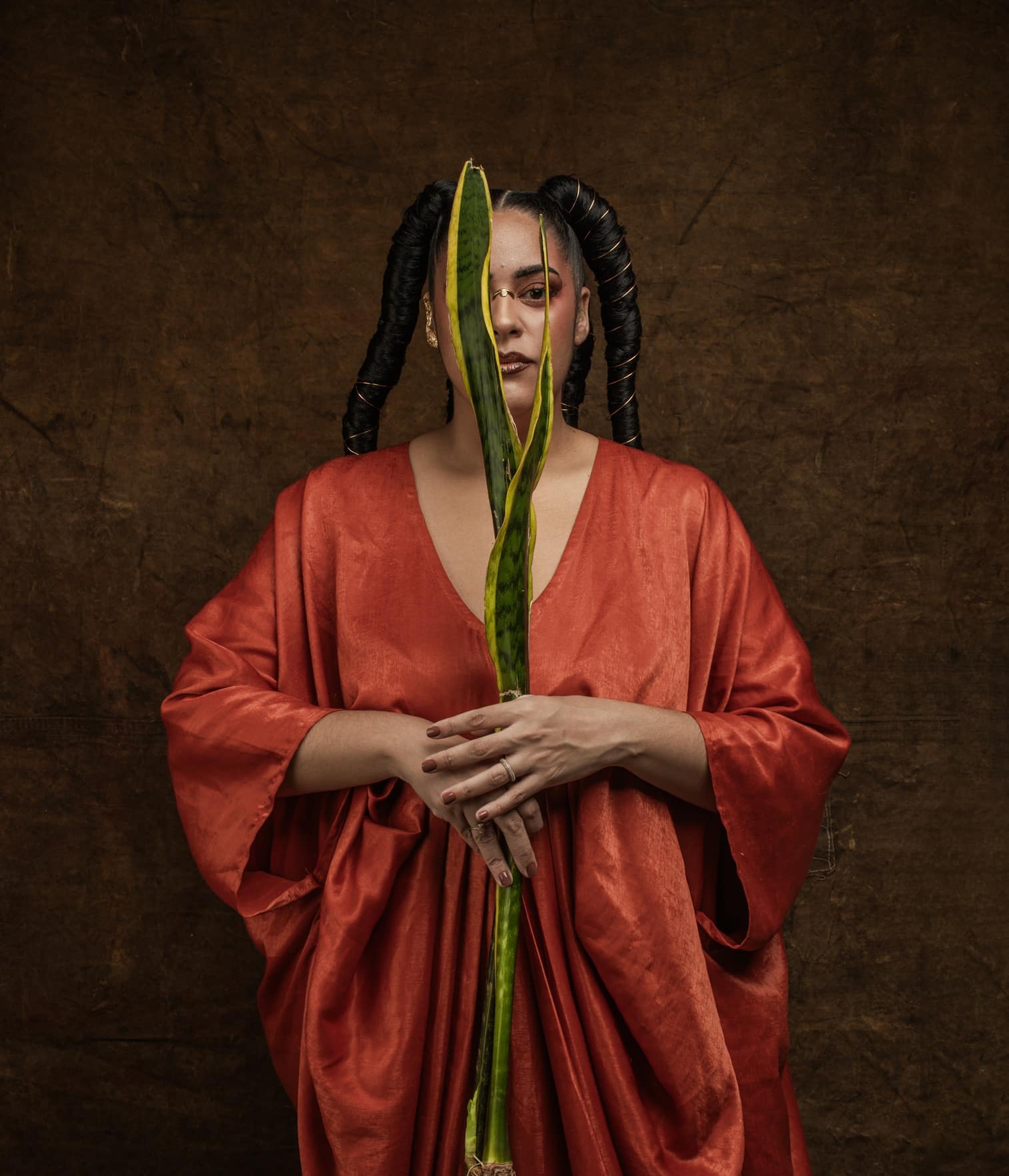 revistaprosaversoearte.com - Luna Vitrolira, artista pernambucana, se apresenta em S&atilde;o Paulo